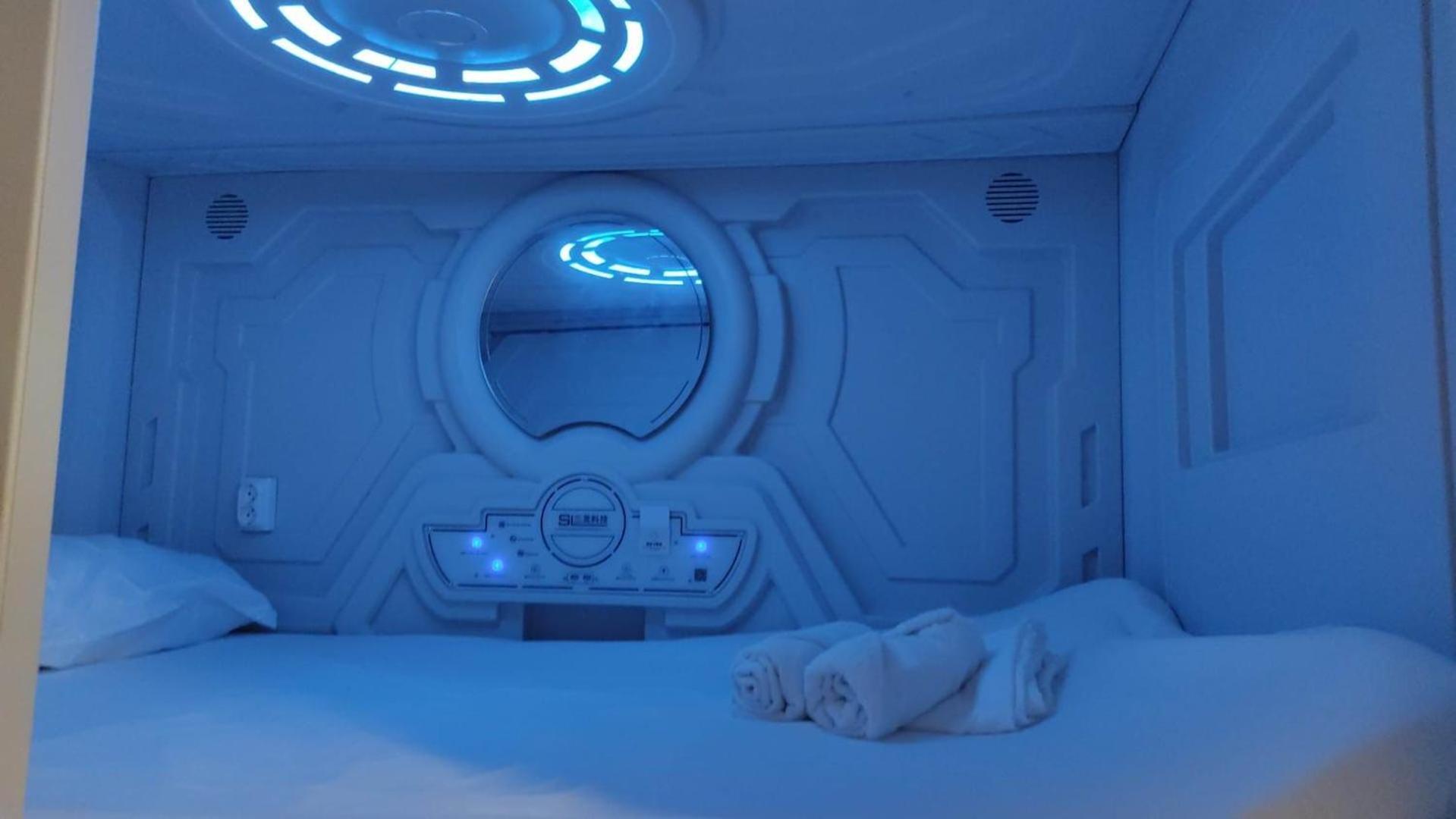 Air Hostel Capsules Airport Gavà Zewnętrze zdjęcie