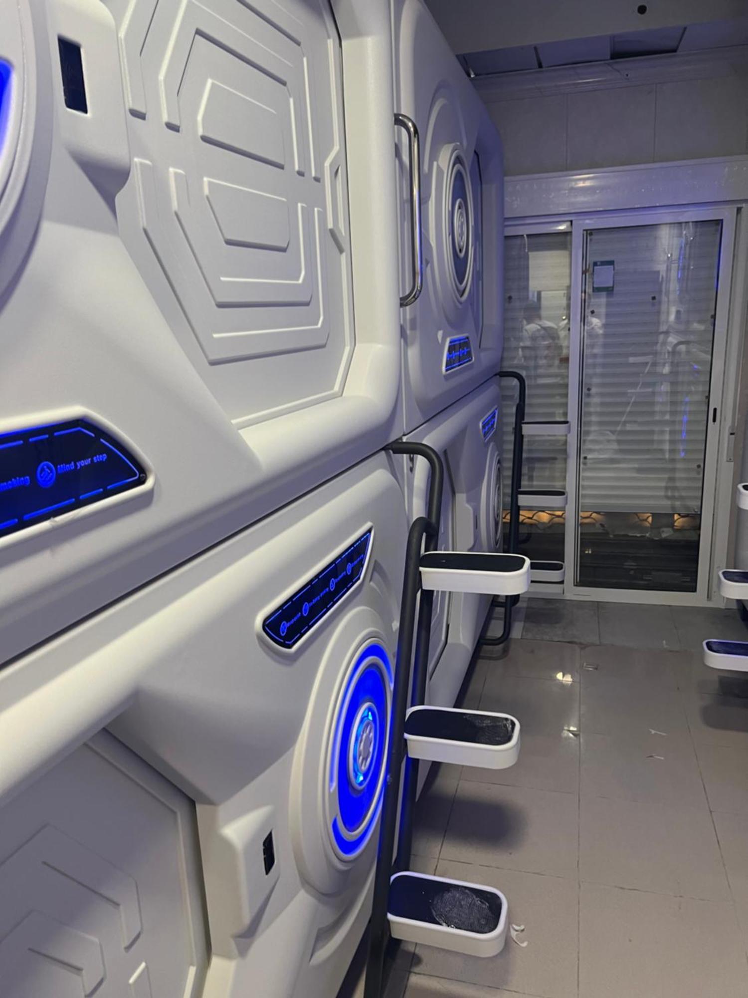 Air Hostel Capsules Airport Gavà Zewnętrze zdjęcie